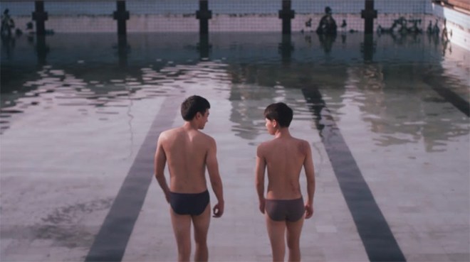 Attapun Poonsawad and Oabnithi Wiwattanawarang in The Blue Hour