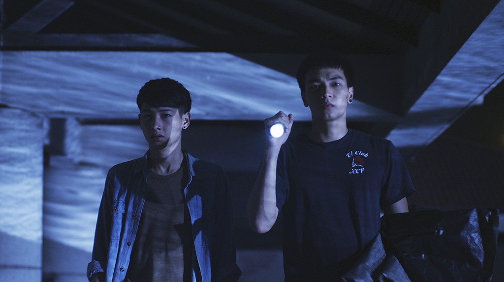 Attapun Poonsawad and Oabnithi Wiwattanawarang in The Blue Hour