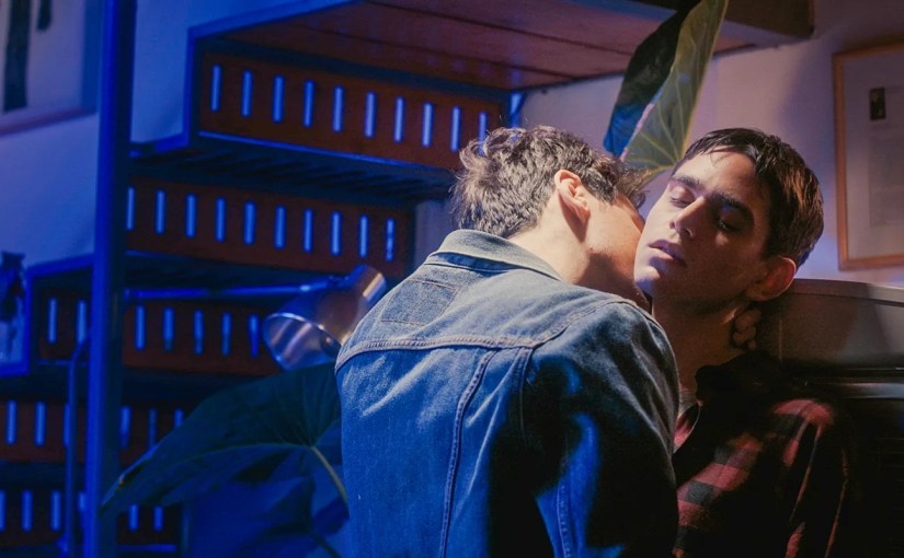 A young man explores anonymous hookups in the Argentine drama ‘A Few Feet&nbsp;Away’
