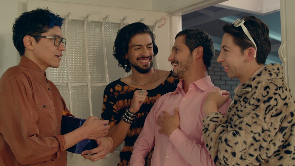 Germán Andrés with friends in the Colombian gay comedy series Playing Around